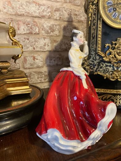 Royal Doulton figurine "Gail"