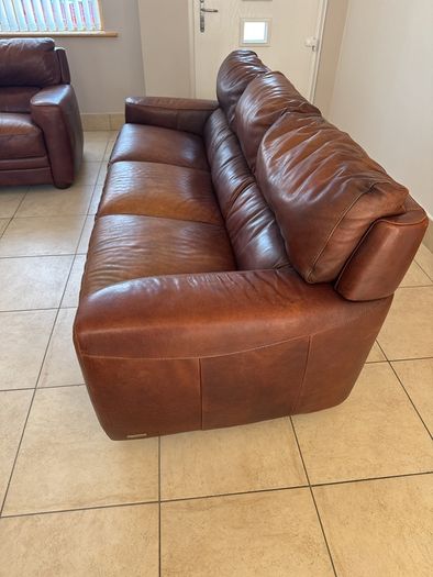 Brown/Tan 2 & 3 seater leather couches