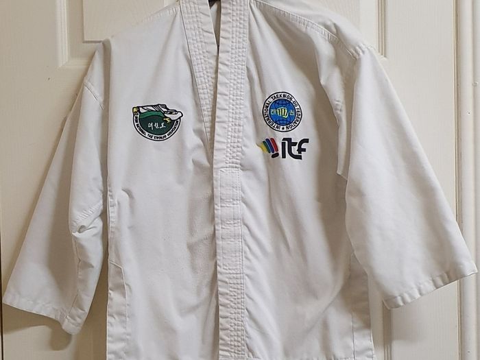 A Top Ten Taekwondo Dobok Uniform - Instore 50 Euro - See Text for Size & Link