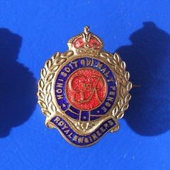 ROYAL ENGINEERS sweetheart enamel badge - WW2 period - nice condition
