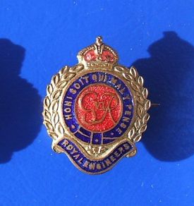 ROYAL ENGINEERS sweetheart enamel badge - WW2 period - nice condition