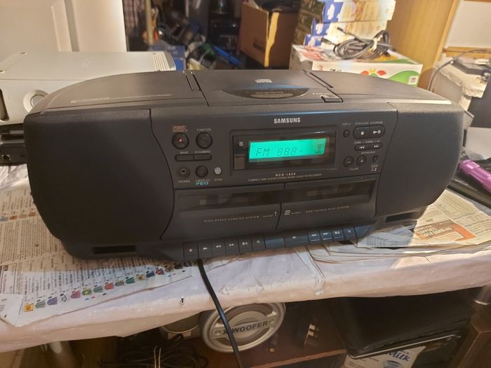 Samsung CD Player Stereo Radio Cassette Recorder, Model RCD-1650, Dual Tape Deck and Radio working fine, CD Player struggling to spin