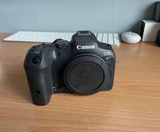 Canon R7