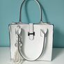 White shoulder bag Image 2