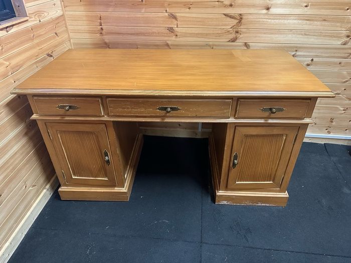 desk