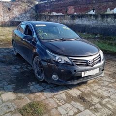 2012 toyota avensis 2.0 d4d breaking