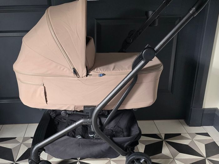 Silver Cross Nia Champagne Compact Travel Stroller with Carrycot