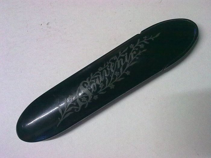 Early pair of spectacles in old papier mache case