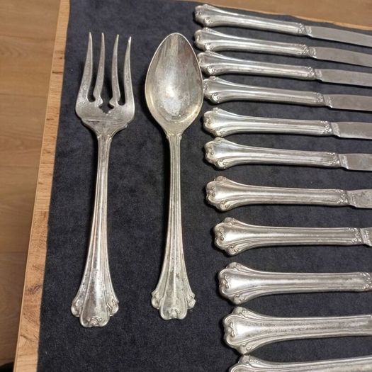 F.B. Rogers American Chippendale silver-plated cutlery set