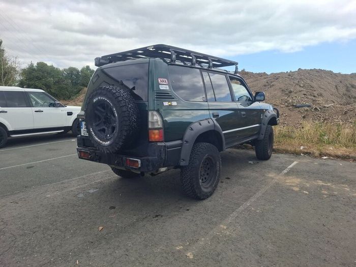 Toyota Land Cruiser 2000