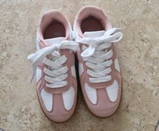 Girls runners/Trainers
