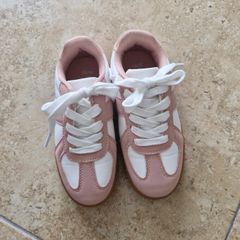 Girls runners/Trainers