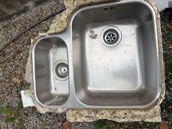 Frankie Ariana kitchen sink unit