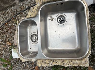 Frankie Ariana kitchen sink unit