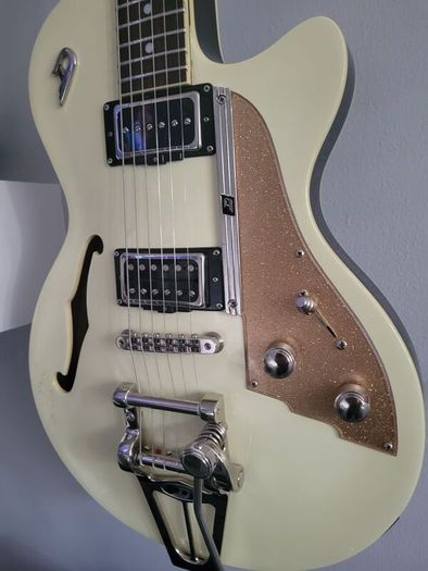 Duesenberg Starplayer TV Everest White Semi-Acoustic Guitar