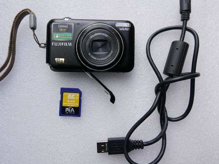 Fujifilm JX250 14 Megapixel Digital Camera - Works Well.