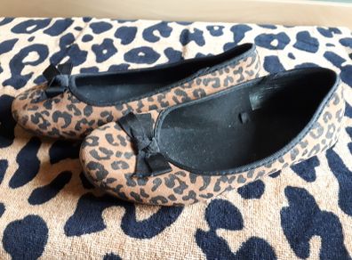 Tiger printed Shoes  Size 4