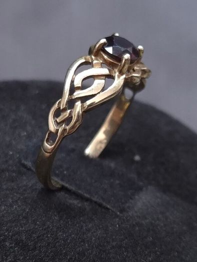 Vintage Fully Hallmarked Gold Garnet Ring Birmingham  Size 57