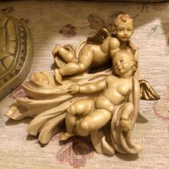 Vintage Wall hanging Ceramic of 2 cherubs /angels.