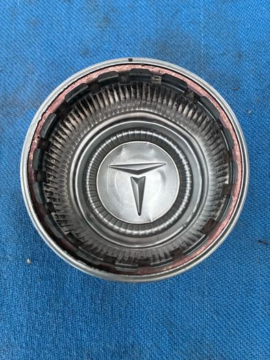 vintage Toyota centre wheel cap