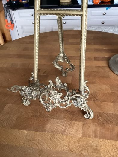 Brass picture stand