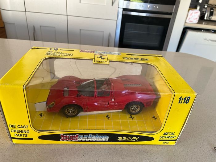 Ferrari 330 P4 1/18 Jouef
