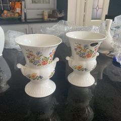 aynsley  cottage garden vases 8 euro each