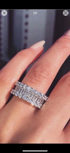 Bespoke Natural and lab grown diamond rings.