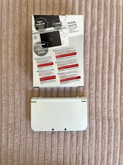 Boxed New Nintendo 3DS XL White with stylus