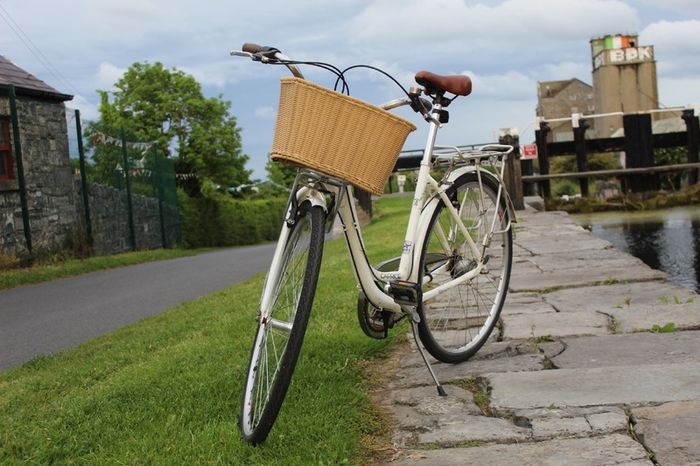 Ladies Bike Raleigh Caprice - 3 Speed Internal Gears Basket included