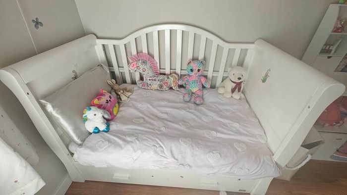 Oslo cot bed( white)