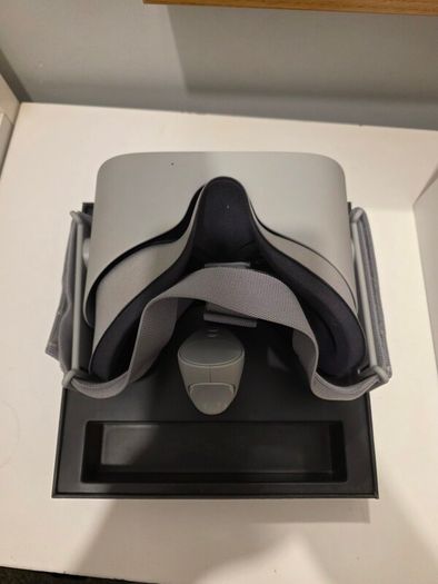 Oculus Go 32GB standalone virtual reality headset in excellent, like-new condition.