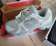saucony