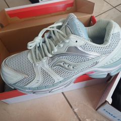 saucony