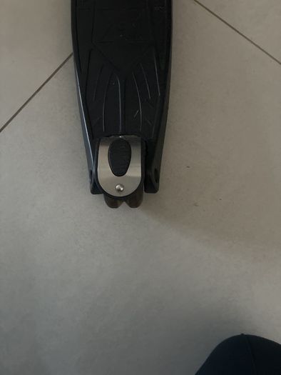 Genuine Maxi Micro 3-Wheel Scooter (Black)