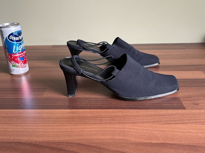Liz Claiborne navy shoes. Size 8.5 uk