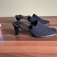 Liz Claiborne navy shoes. Size 8.5 uk
