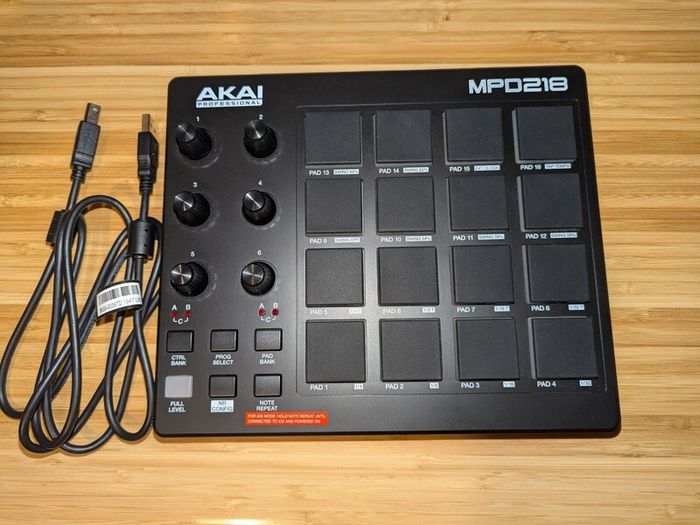 Akai MPD218 MIDI Pad Controller + USB Cable - Barely Used