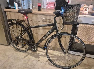 Apollo Belmont Men's Hybrid Bike In Black Featuring A Lightweight Alloy Frame A Front Handlebar Basket A Rear Pannier Rack