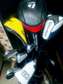 Set of Taylormade Golf Clubs