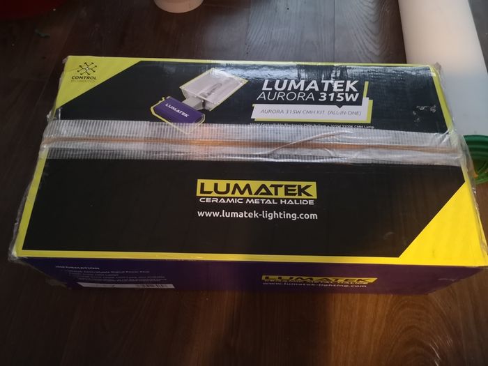 Lumatek aurora cmh lamp