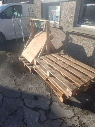 Free pallets to take away
