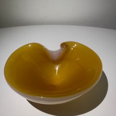 Vintage Alfredo Barbini Attributed Murano Biomorphic Shell Bowl.  Original BD Label. c.1965 to 1975