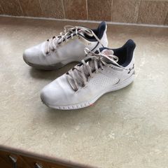 golf shoes