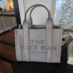 MARC JACOBS The Leather Medium Tote Bag