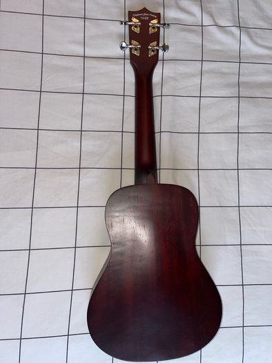 Ukelele Tiare Tanglewood with case like new