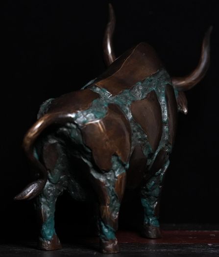 Brutalist Bull (26cm) - Patinated Bronze
