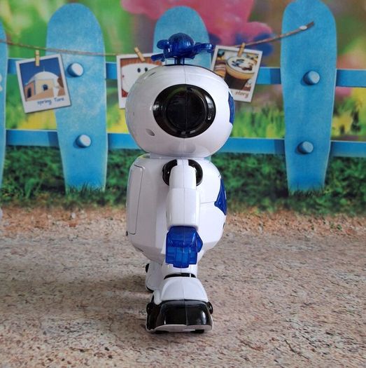 Naughty Dancing Robot F526