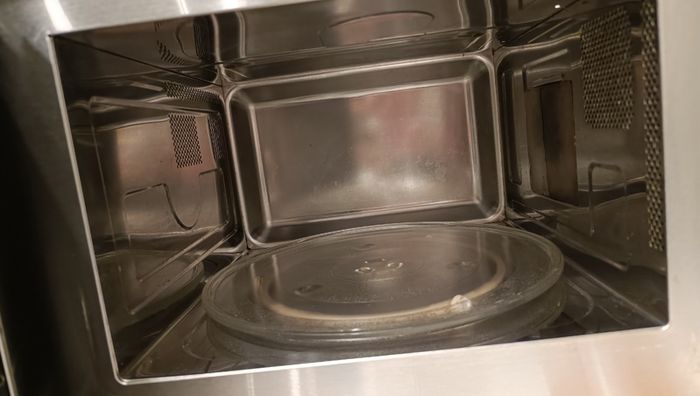 BOSCH Built-in microwave 900W - only 80 euro
