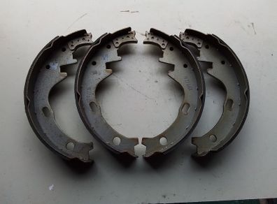 Nissan Urvan / Cabstar Brake Shoes.